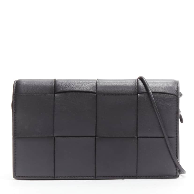 Bottega Veneta Cassette Black Leather Good condition - Front View