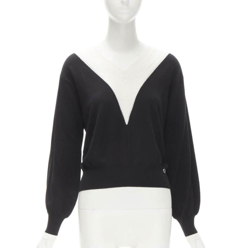 Chanel Varsity Collar Sweater Black Wool Never worn - Front View