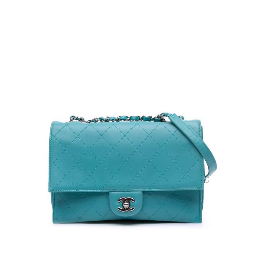 Chanel CC Quilted Calfskin Double Flap Blue Leather Good condition - Front View