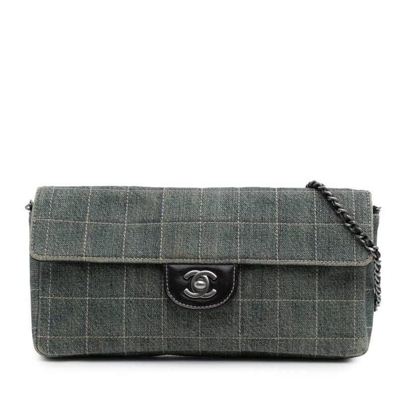 Chanel CC Chocolate Bar Denim East West Flap Blue Good condition - Front View