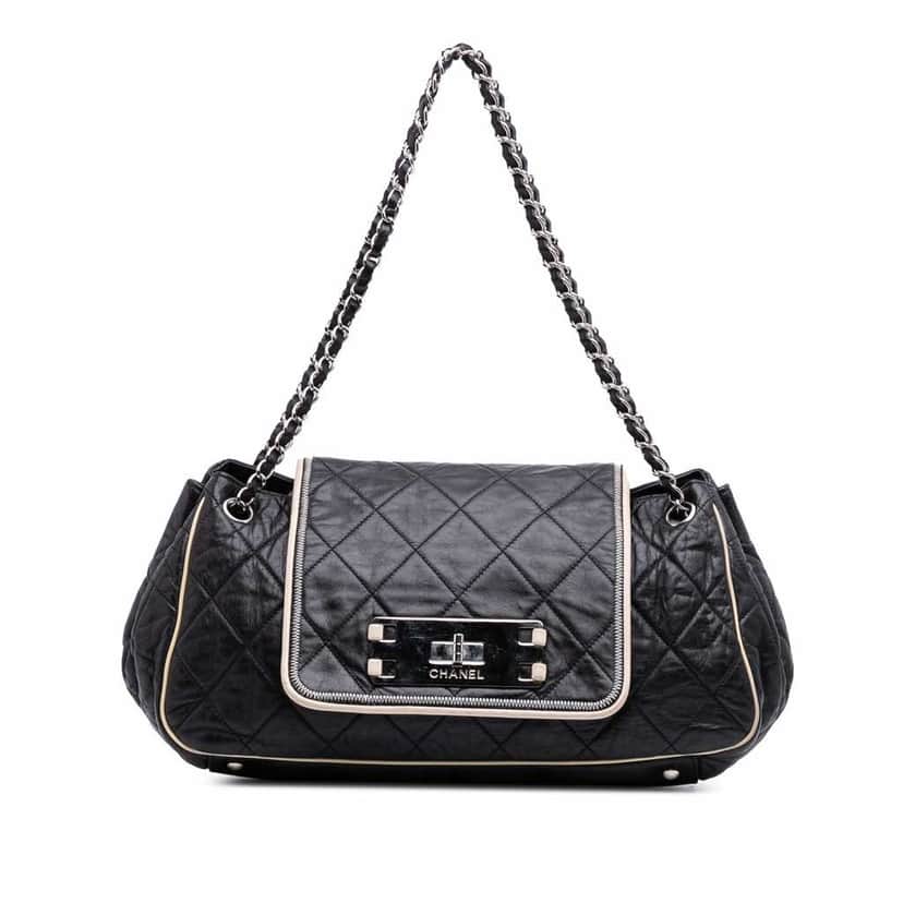 Chanel Quilted Lambskin East West Accordion Flap Black Leather Good condition - Front View