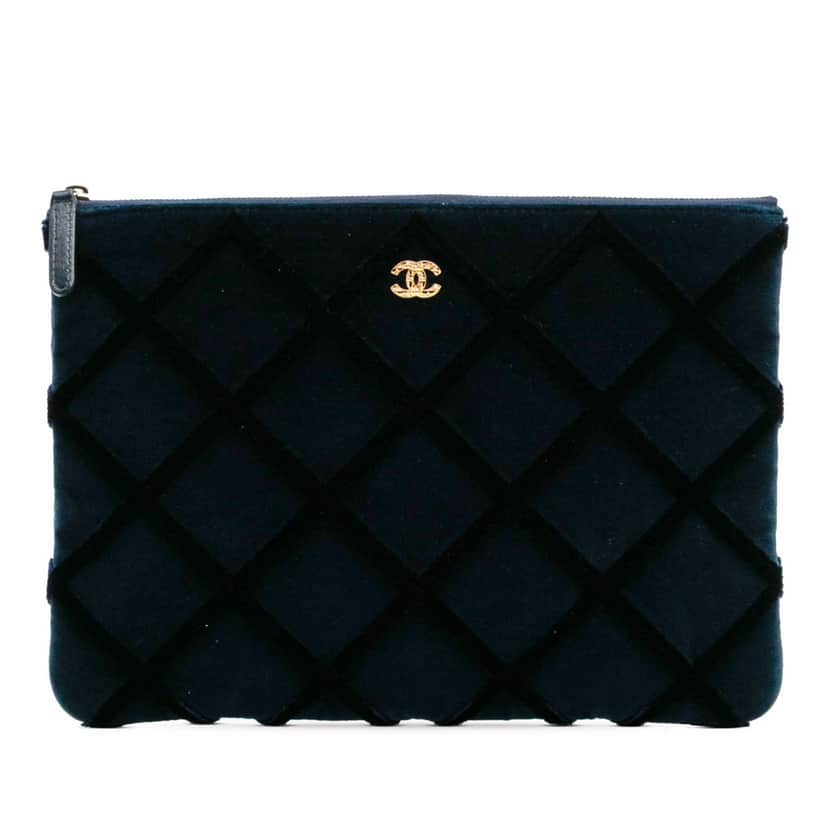 Chanel CC Medium Quilted Velvet Cosmetic Case Blue Velvet Good condition - Front View