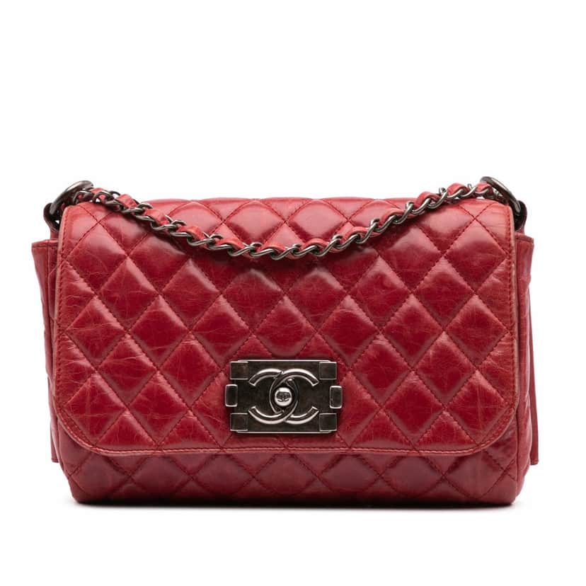 Chanel Quilted Glazed Calfskin Soft Boy Flap Red Leather Good condition - Front View
