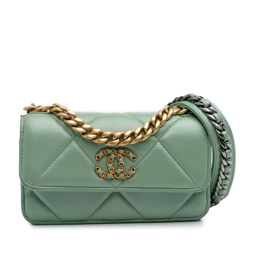 Chanel Quilted Lambskin 19 Wallet on Chain Green Leather Good condition - Front View