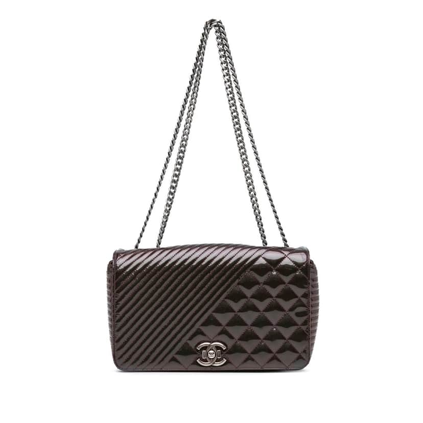 Chanel Medium Patent Coco Boy Flap Purple Leather Good condition - Front View