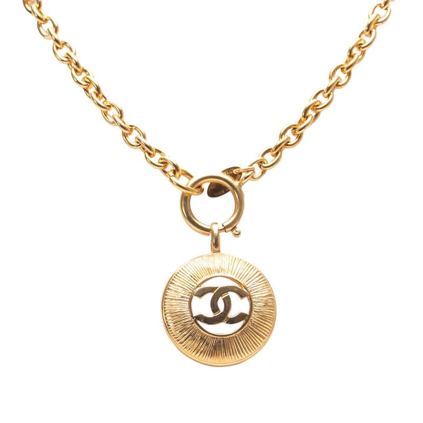 Chanel Gold Plated CC Round Pendant Necklace Gold Metal Good condition - Front View
