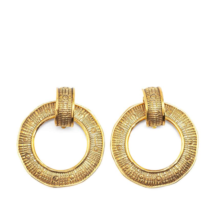 Chanel Gold Plated Round Drop Clip on Earrings Gold Metal Good condition - Front View