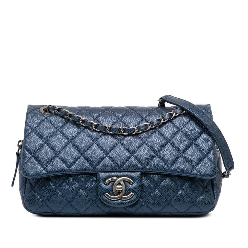 Chanel Medium Quilted Iridescent Caviar Easy Flap Blue Leather Good condition - Front View