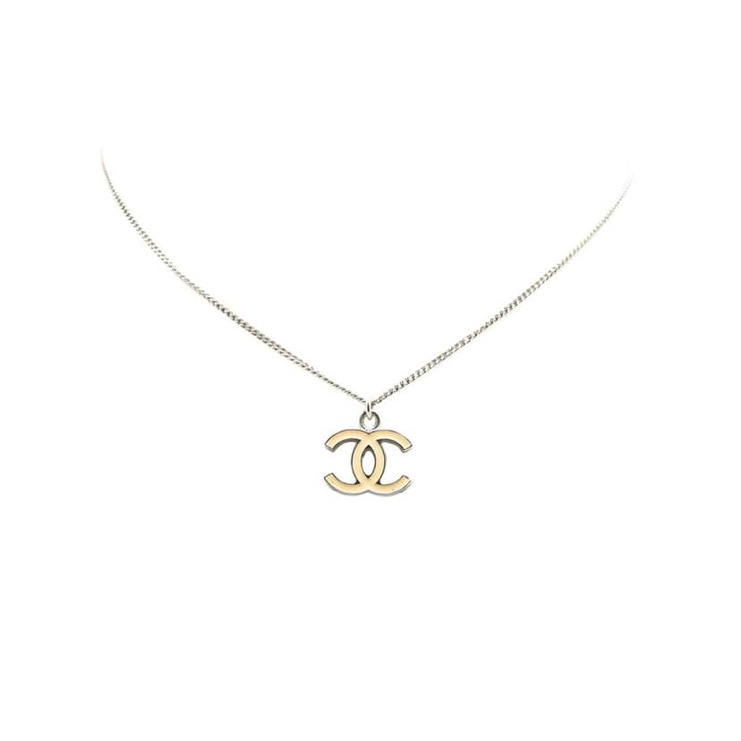 Chanel Silver Enamel CC Pendant Necklace Silver Brass Good condition - Front View