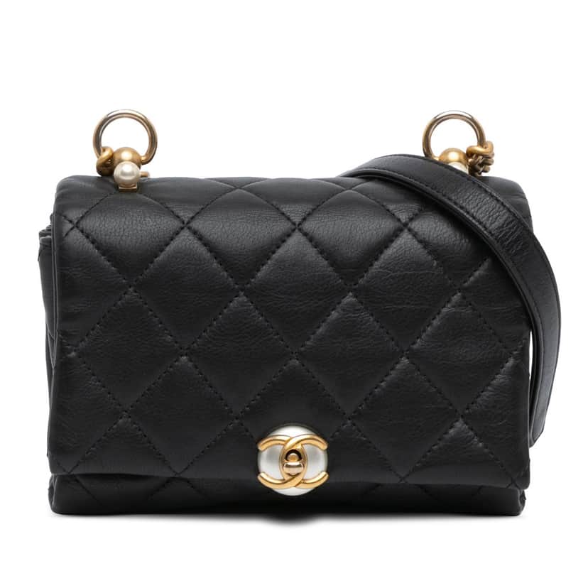 Chanel Mini Quilted Calfskin Pearl CC Accordion Flap Black Leather Very good condition - Front View
