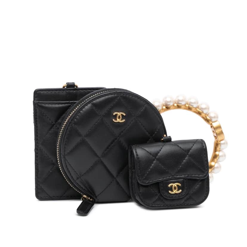 Chanel Lambskin Pearl Crown CC Wristlet Multi Pouches Black Leather Good condition - Front View