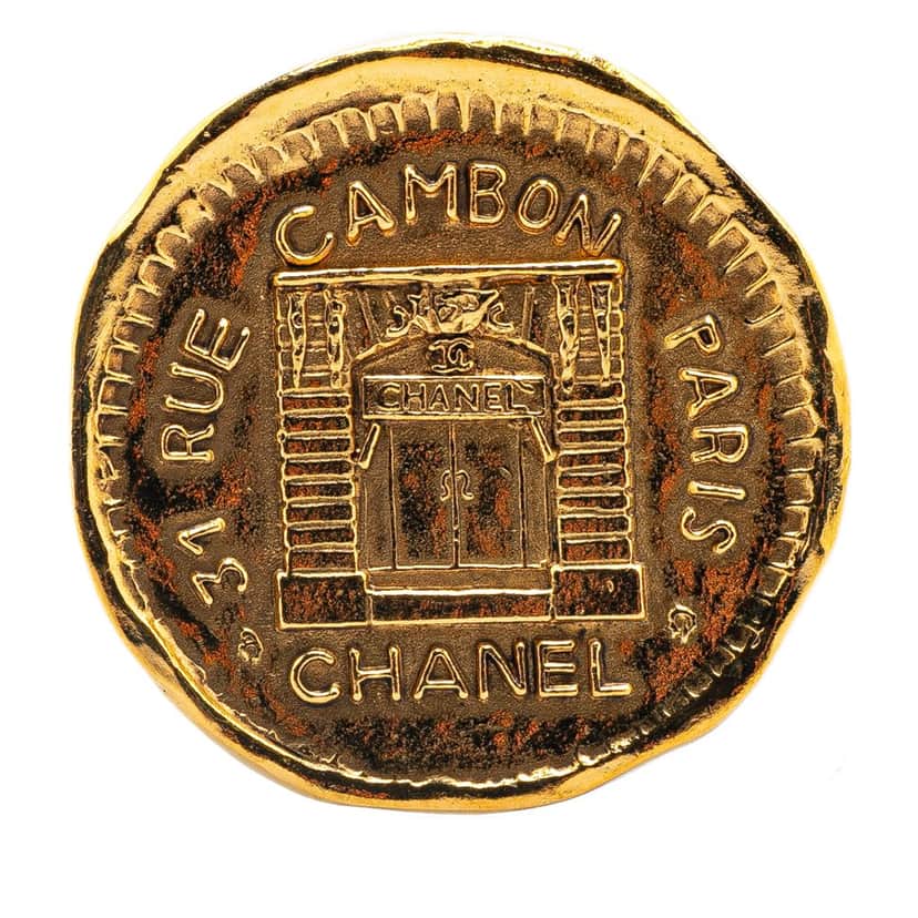 Chanel Gold Plated 31 Rue Cambon Round Brooch Gold Metal Good condition - Front View