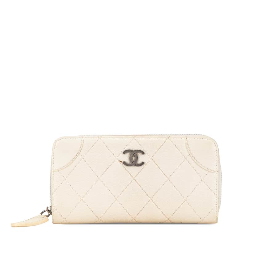 Chanel CC Quilted Caviar Zip Around Long Wallet White Leather Good condition - Front View