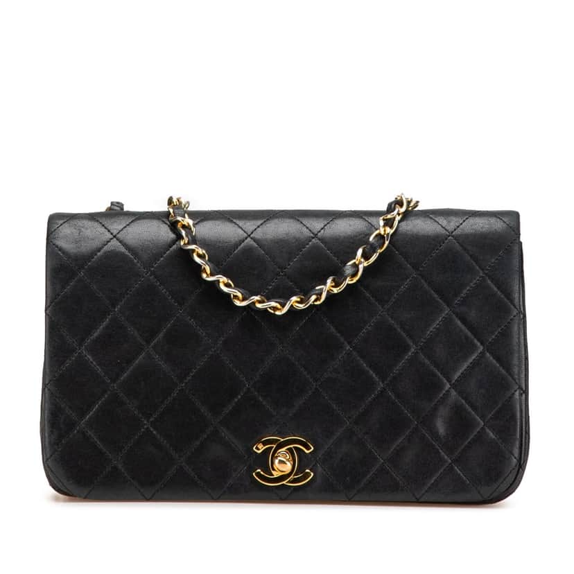 Chanel Medium Quilted Lambskin Full Flap Black Leather Good condition - Front View