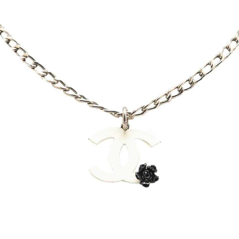 Chanel Silver Plated Resin CC Camellia Charm Necklace Silver Brass Good condition - Front View