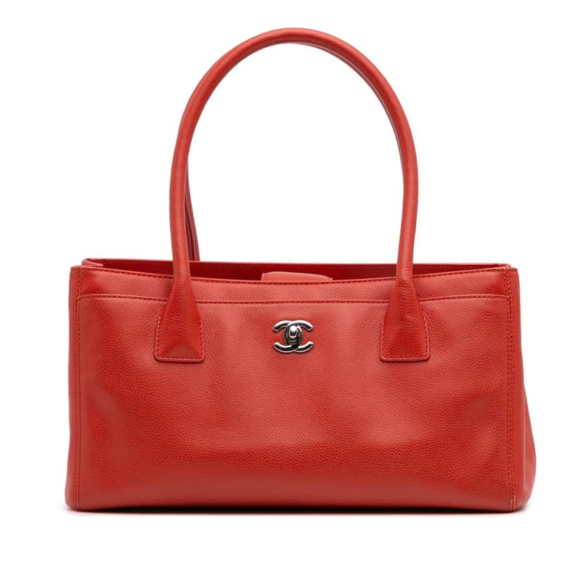Chanel Small Calfskin Executive Cerf Tote Red Leather Good condition - Front View