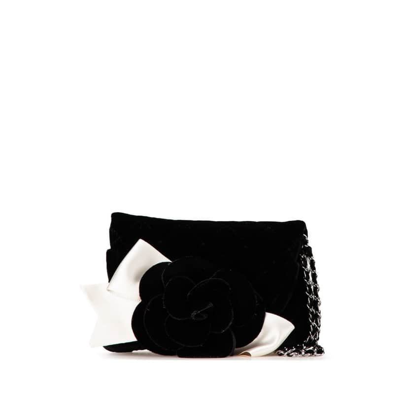 Chanel Quilted Velvet Camellia Wristlet Clutch Black Velvet Good condition - Front View