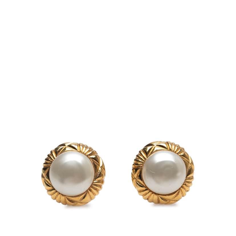 Chanel Gold Plated Round Faux Pearl Clip on Earrings Gold Metal Good condition - Front View