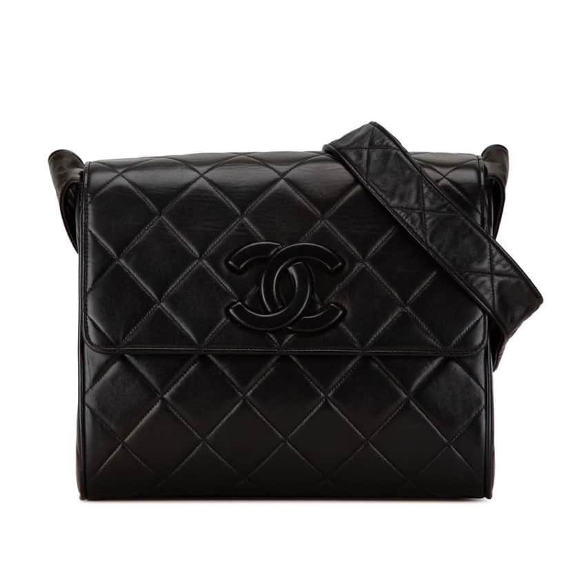 Chanel CC Quilted Lambskin Flap Black Leather Very good condition - Front View