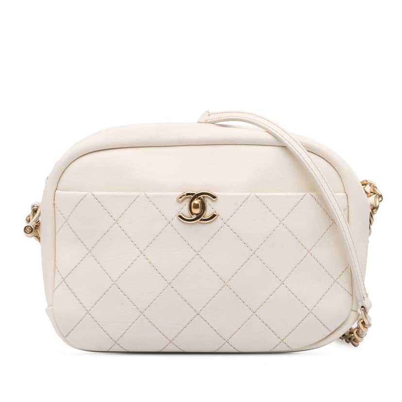 Chanel Medium Quilted Goatskin Casual Trip Camera Bag White Leather Very good condition - Front View
