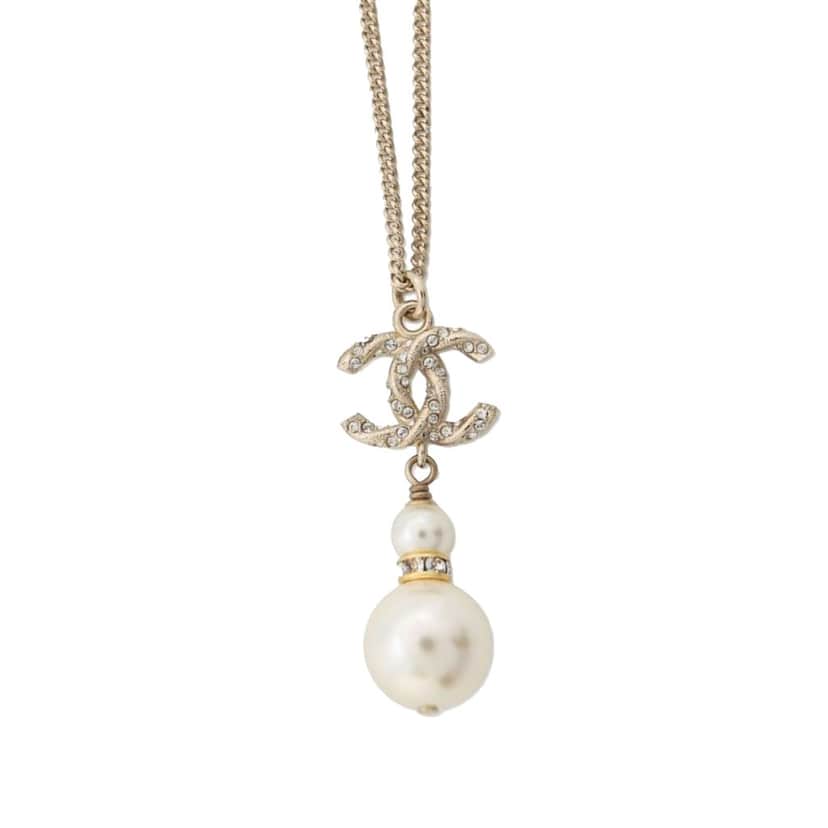 Chanel CC Gold Plated Faux Pearl Rhinestones Pendant Necklace Gold Metal Good condition - Front View