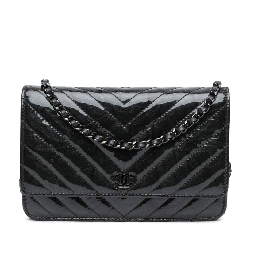 Chanel CC Chevron Quilted Crumpled Calfskin Wallet On Chain Black Leather Good condition - Front View