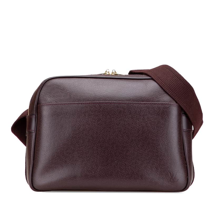 Louis Vuitton Taiga Reporter PM Red Leather Good condition - Front View