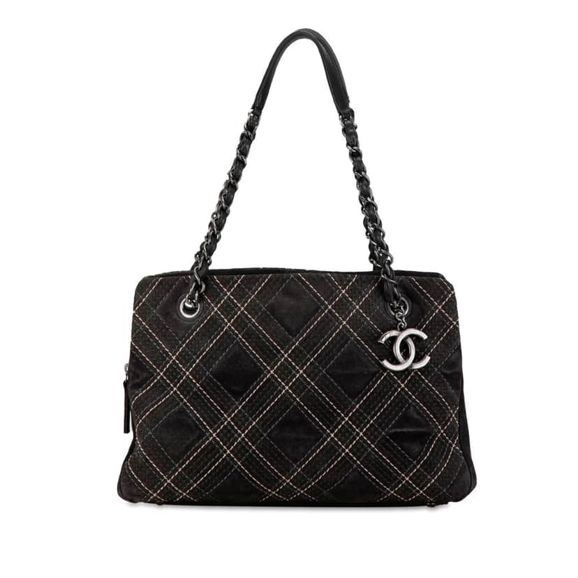Chanel Suede Paris-Edinburgh Saltire Shoulder Bag Grey Leather Good condition - Front View
