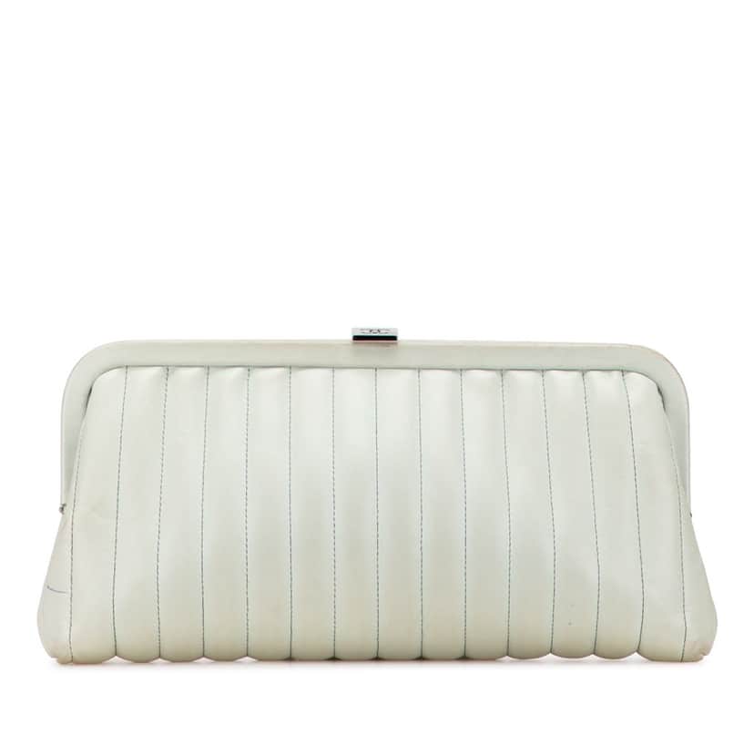 Chanel Quilted Lambskin Mademoiselle Ligne Clutch White Leather Good condition - Front View