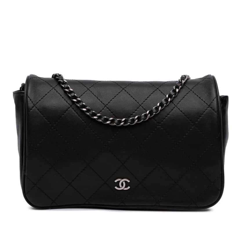 Chanel CC Quilted Lambskin Full Flap Wallet on Chain Black Leather Good condition - Front View