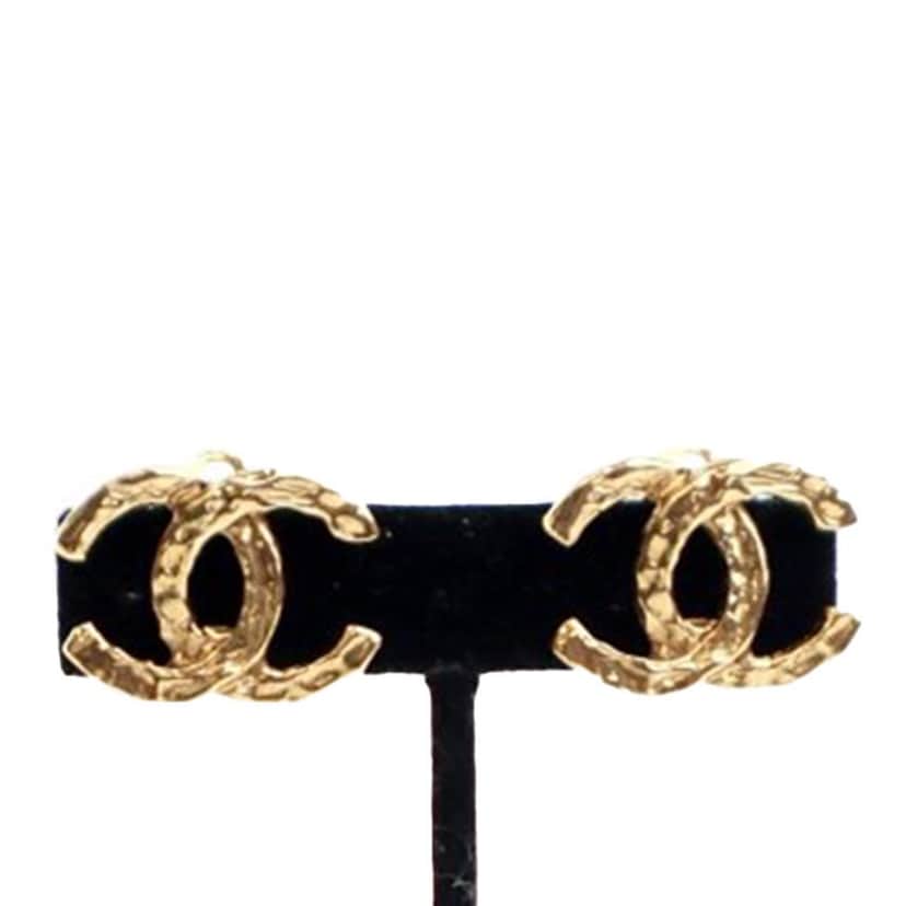 Chanel CC Gold Plated Clip On Earrings Gold Metal Good condition - Front View