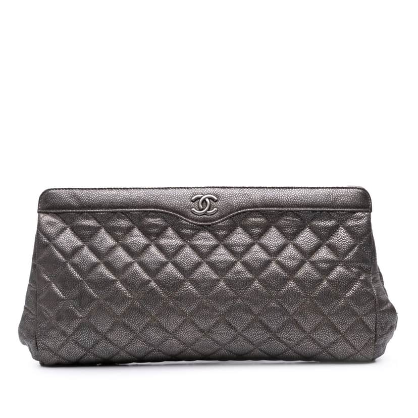 Chanel CC Quilted Metallic Caviar Clutch Silver Leather Good condition - Front View