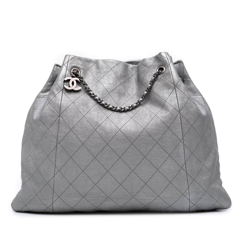 Chanel Metallic Quilted Calfskin Drawstring Bucket Bag Silver Leather Good condition - Front View
