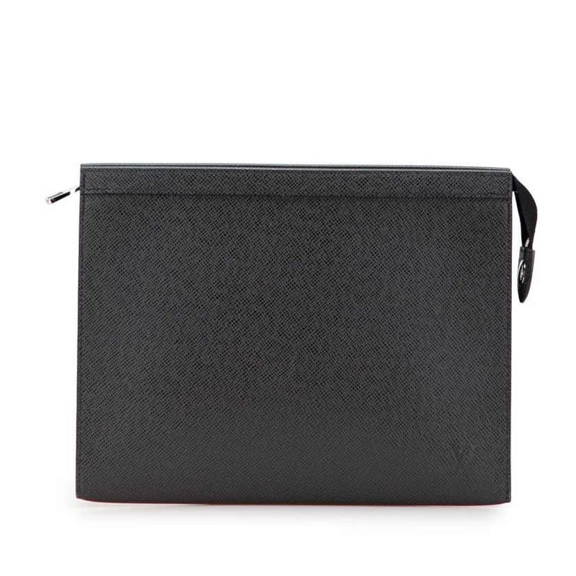 Louis Vuitton Taiga Pochette Voyage MM Black Leather Good condition - Front View