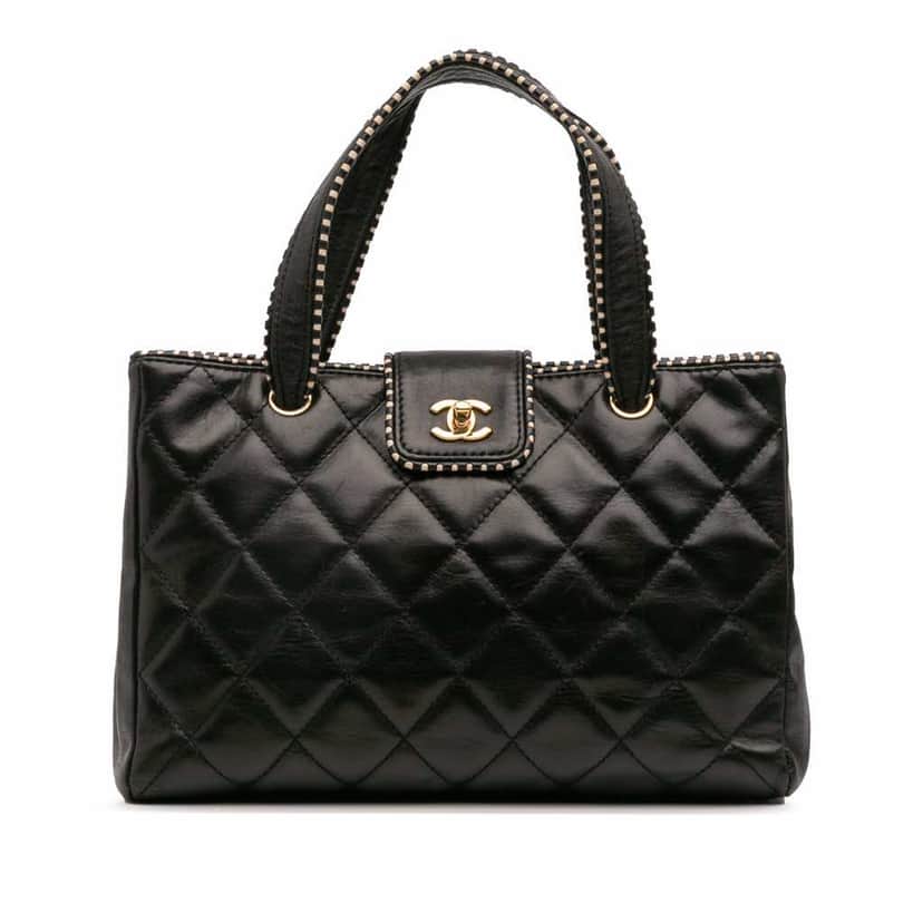 Chanel CC Quilted Lambskin Handbag Black Leather Good condition - Front View