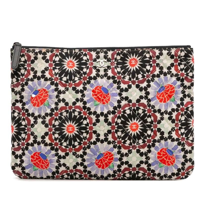 Chanel Paris Dubai Medium Printed Canvas Cosmetic Case White Canvas Good condition - Front View