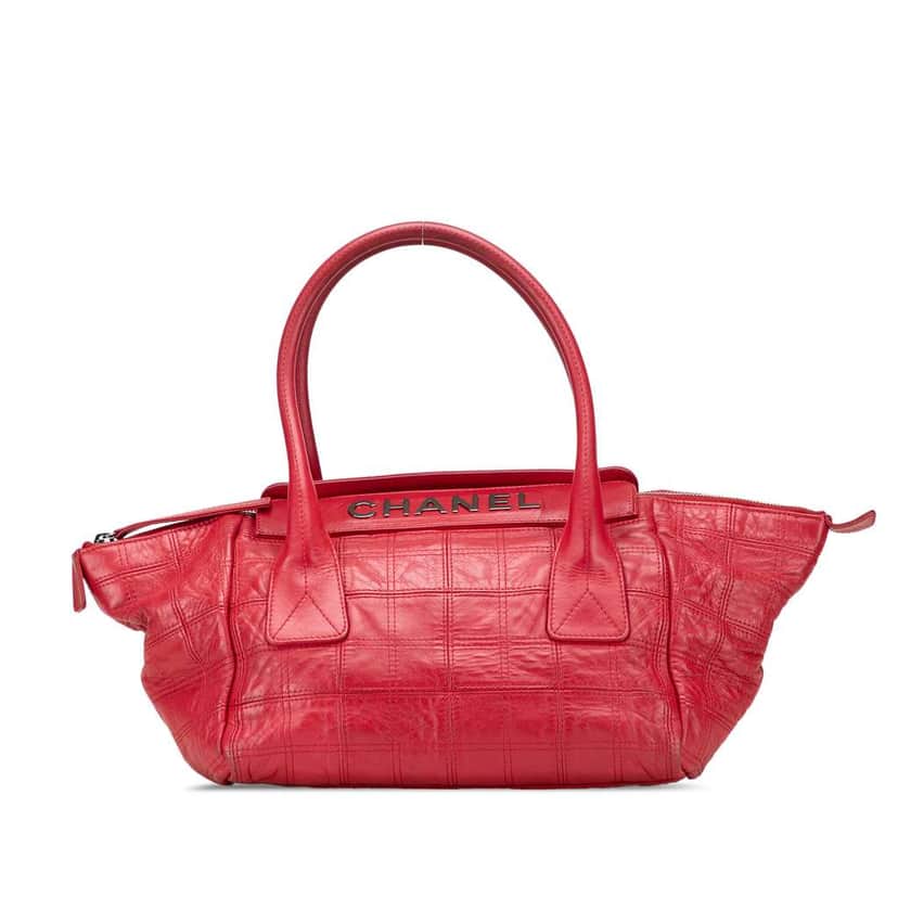 Chanel Lambskin Square Stitched Lax Handbag Red Leather Very good condition - Front View