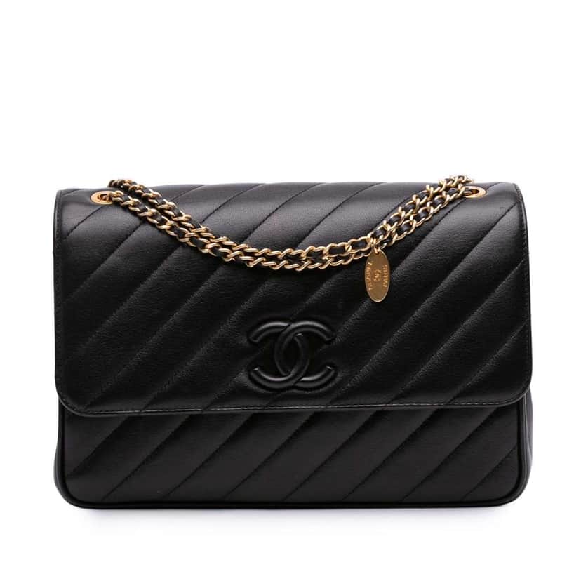 Chanel Diagonal Quilted Lambskin CC Signature Flap Black Leather Good condition - Front View
