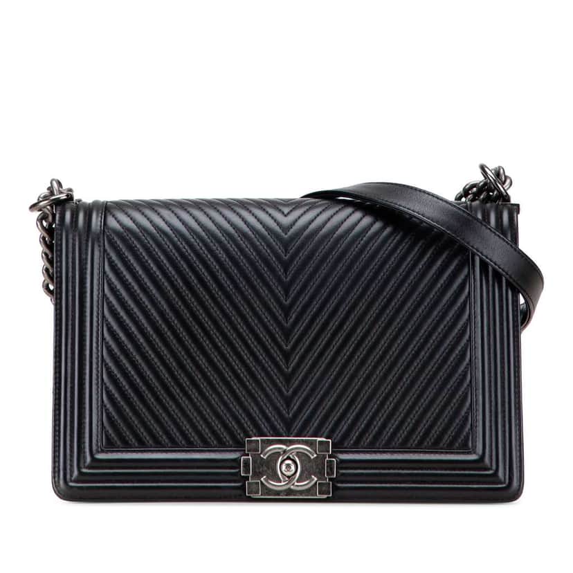 Chanel Medium Chevron Calfskin Boy Flap Black Leather Good condition - Front View