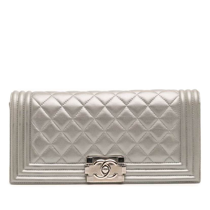 Chanel Quilted Lambskin Boy Flap Clutch Silver Leather Good condition - Front View