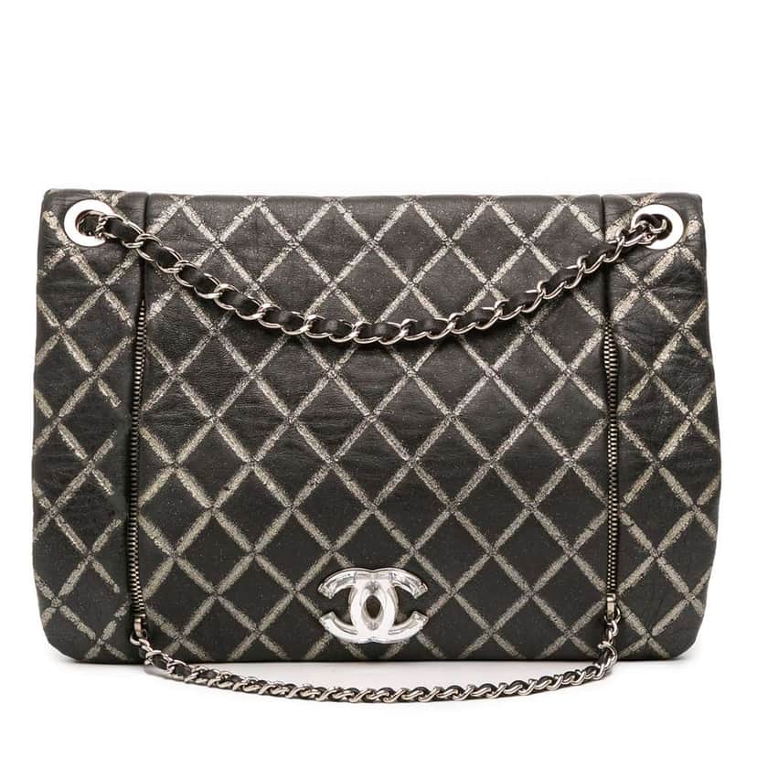 Chanel Quilted Metallic Distressed Lambskin CC Crystal Flap Black Leather Very good condition - Front View