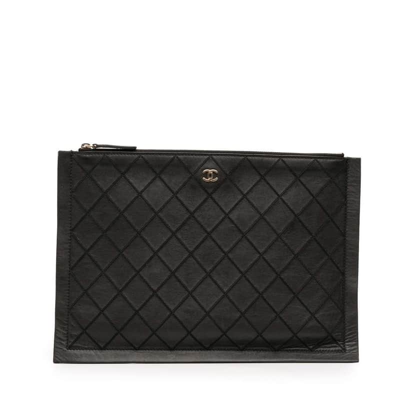 Chanel CC Stitched Lambskin Clutch Black Leather Good condition - Front View