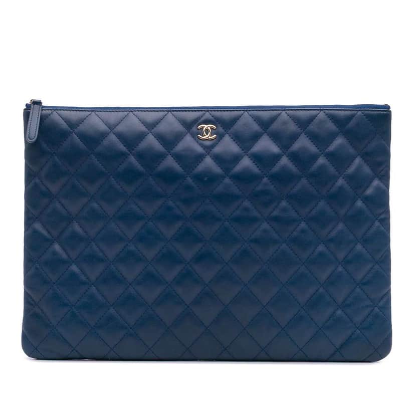 Chanel Large Quilted Lambskin O Case Clutch Blue Leather Good condition - Front View