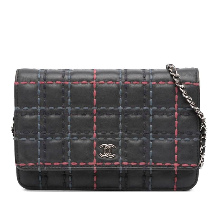 Chanel CC Square Stitched Calfskin Wallet on Chain Blue Leather Very good condition - Front View