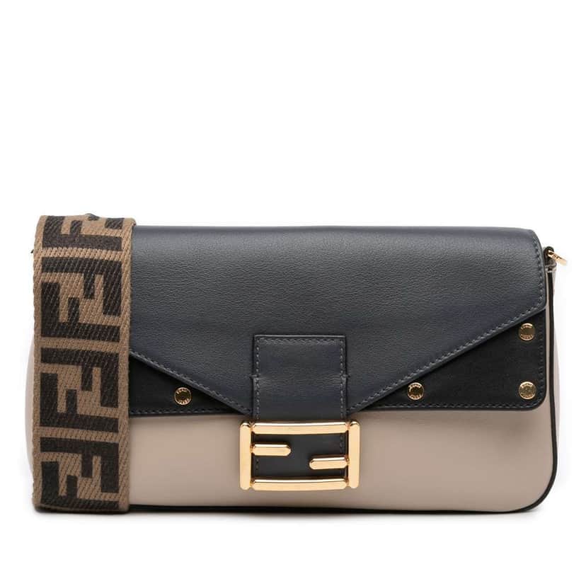 Fendi Medium Calfskin Flip Baguette Brown Leather Good condition - Front View