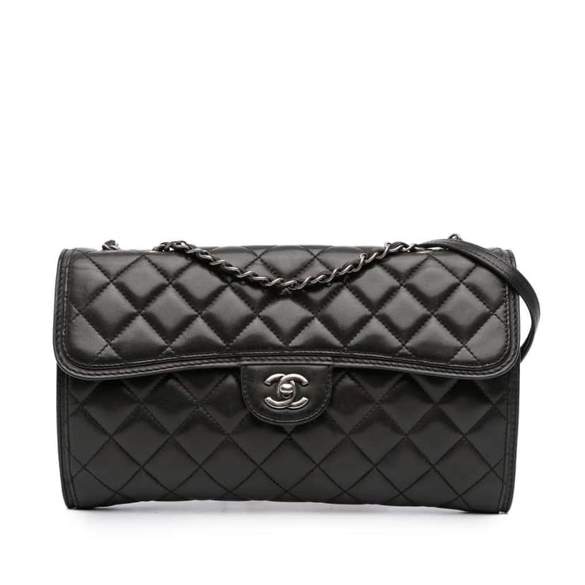Chanel Medium Quilted Lambskin Citizen Flap Black Leather Good condition - Front View