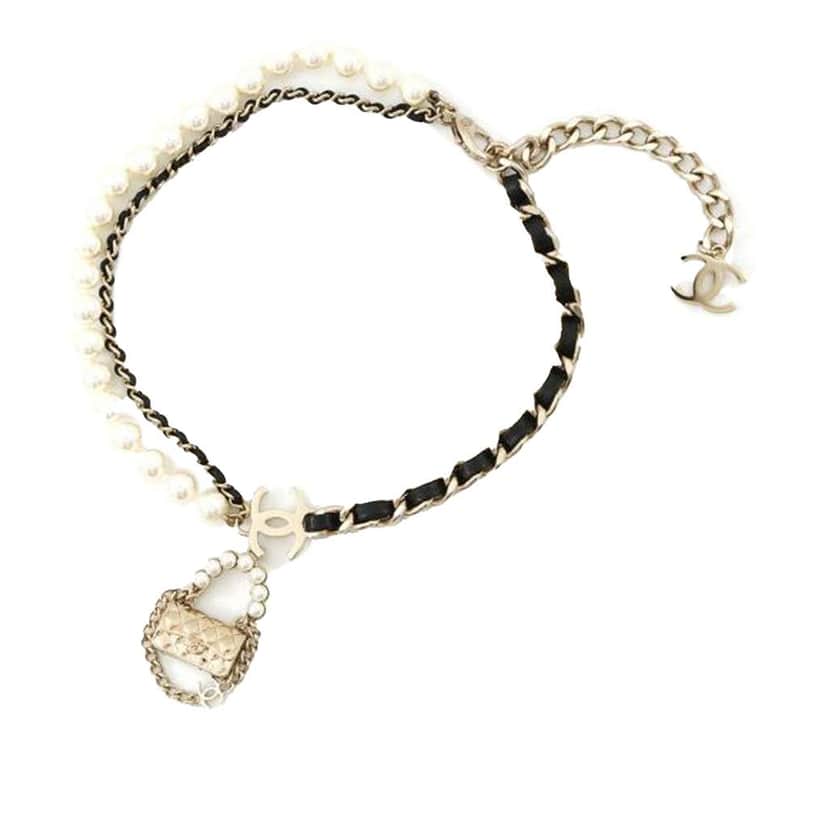Chanel Gold Plated Chain And Faux Pearl Flap Bag Pendant Necklace Gold Metal Good condition - Front View