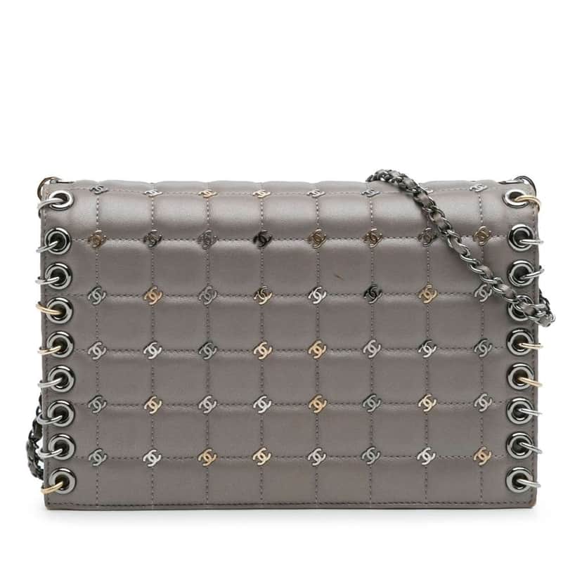 Chanel Small Lambskin Chocolate Bar CC Piercing Studded Chain Flap Grey Leather Very good condition - Front View