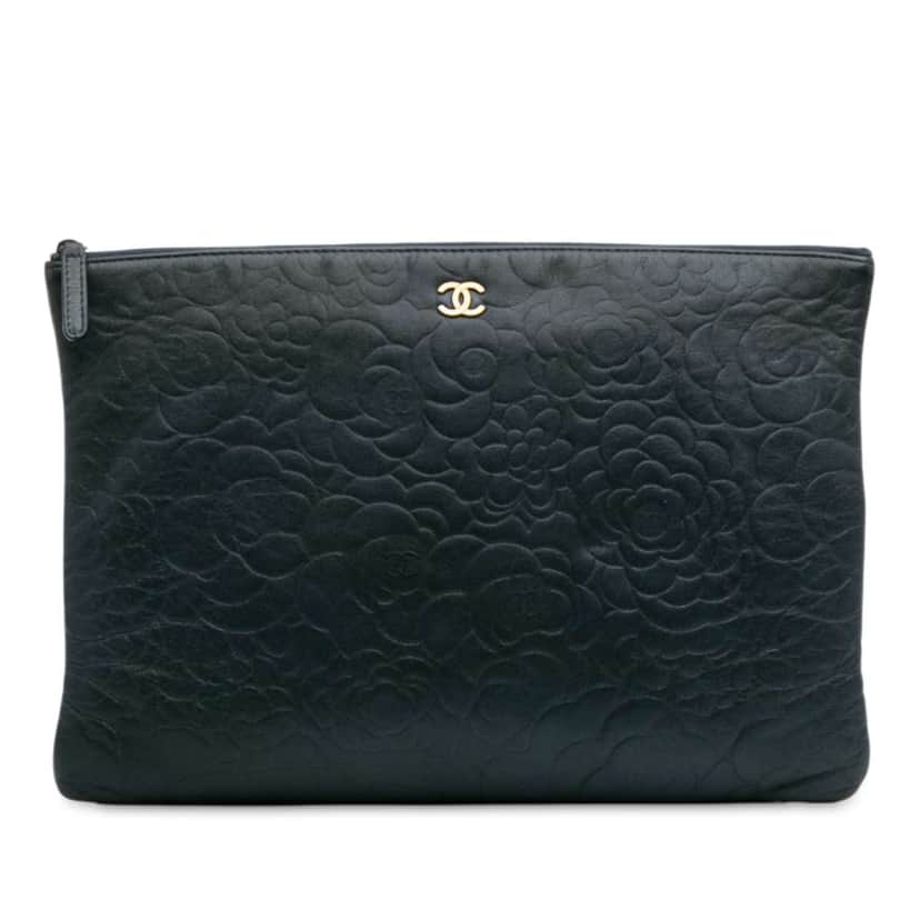 Chanel Large CC Embossed Lambskin Camellia O Case Clutch Blue Leather Good condition - Front View
