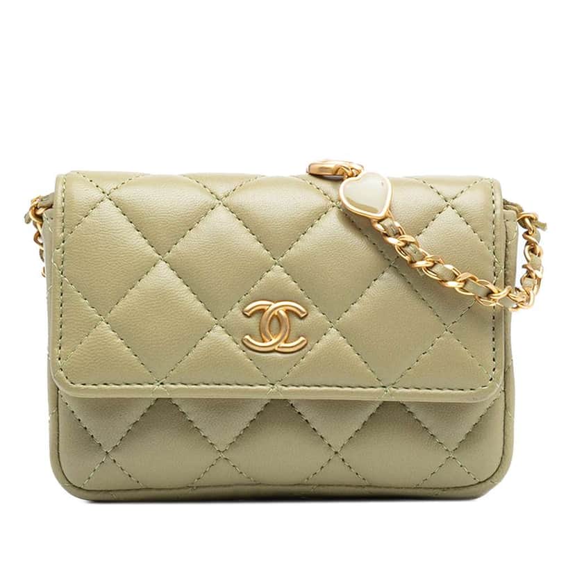 Chanel Lambskin Enamel Coco Hearts Clutch with Chain Green Leather Good condition - Front View